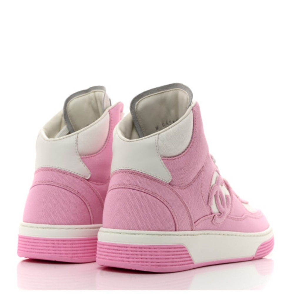SOLD ! 🛑CHANEL PINK & WHITE HIGH TOP SNEAKERS. NIB SIZE 8.5 - Picture 4 of 14